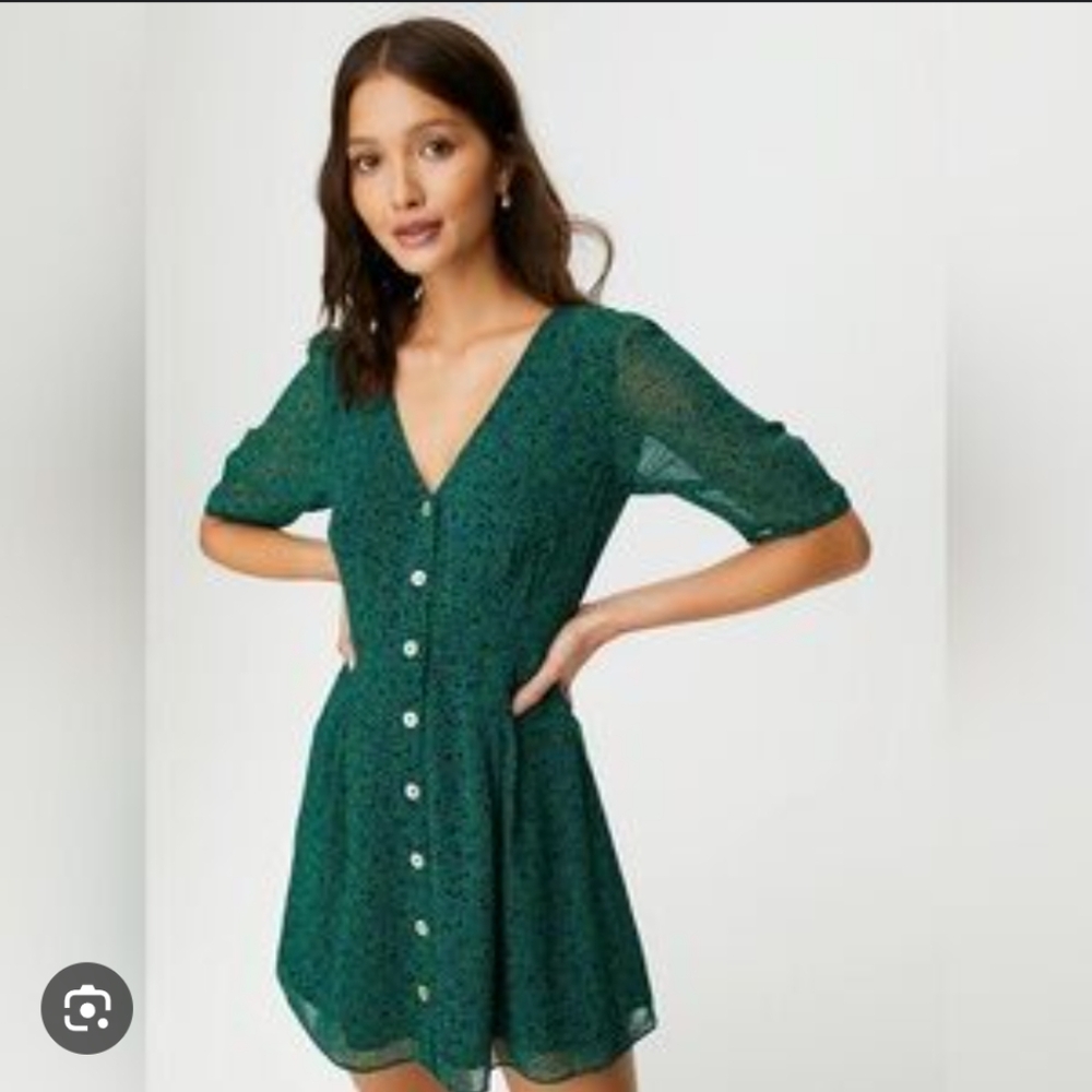 Wilfred Elegant Green V-Neck Dress - Picture 1 of 8